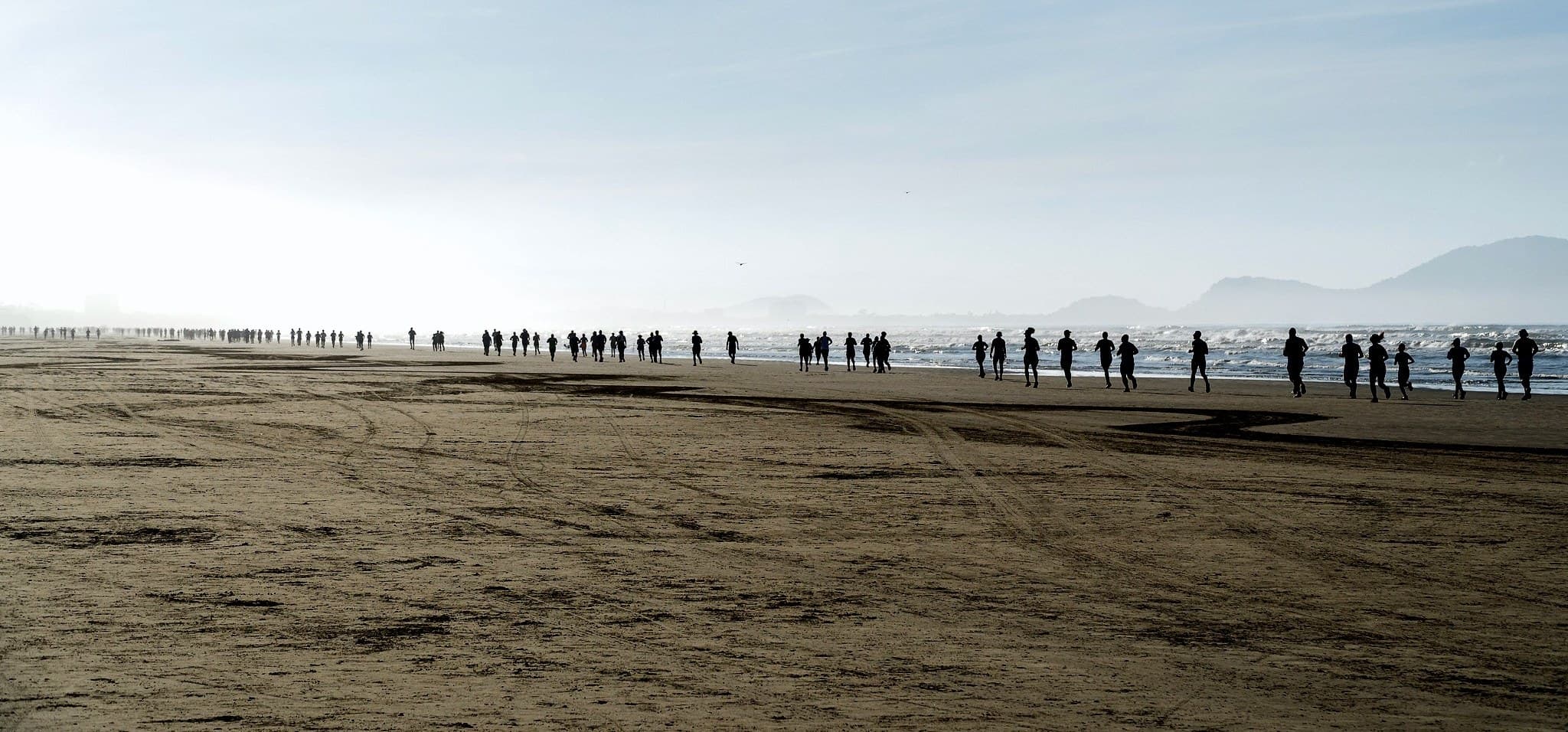 Atletas do Bertioga em Movimento na praia